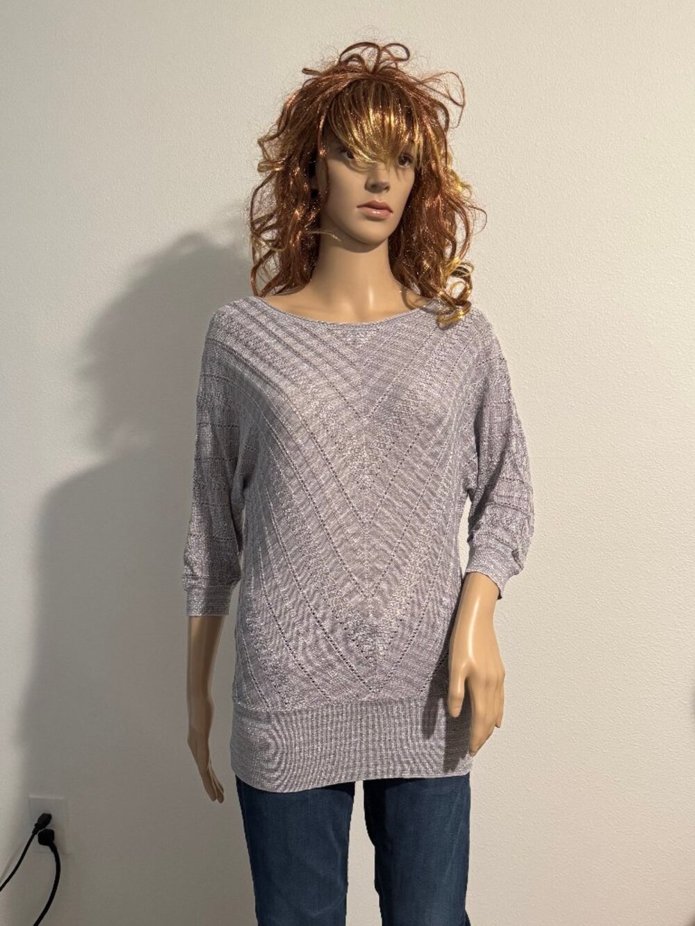 White House Black Market Metallic Grey Open Knit V-Back Sweater Size XS EUC